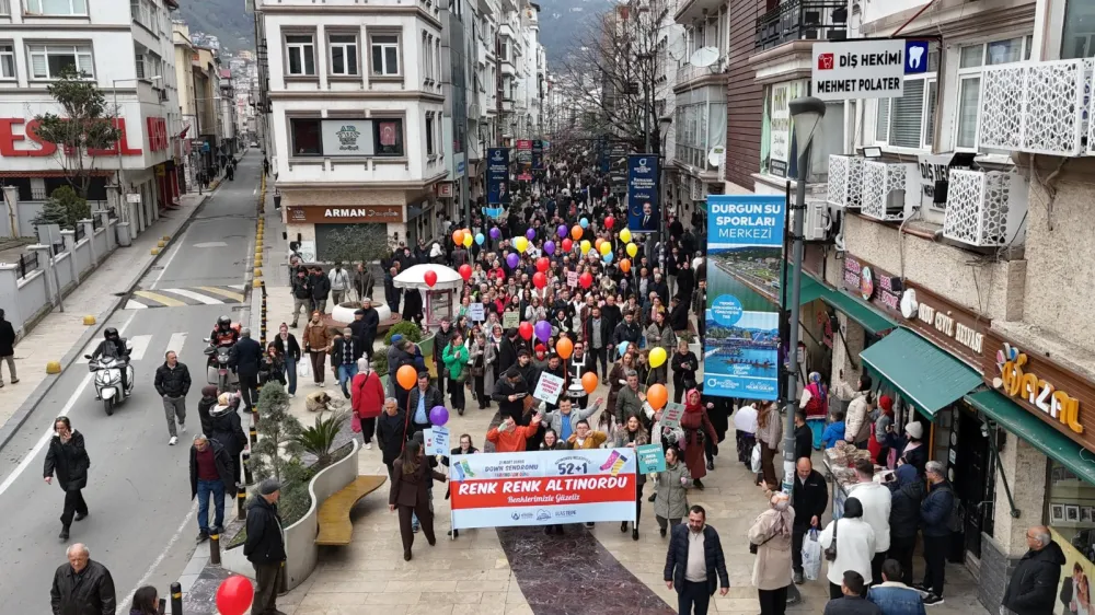 ALTINORDU’DA DOWN SENDROMU FARKINDALIK GÜNÜ’NE RENKLİ KORTEJ