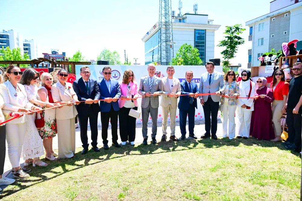 ALTINORDU BELEDİYESİ KURSİYERLERİNDEN YIL SONU SERGİSİ