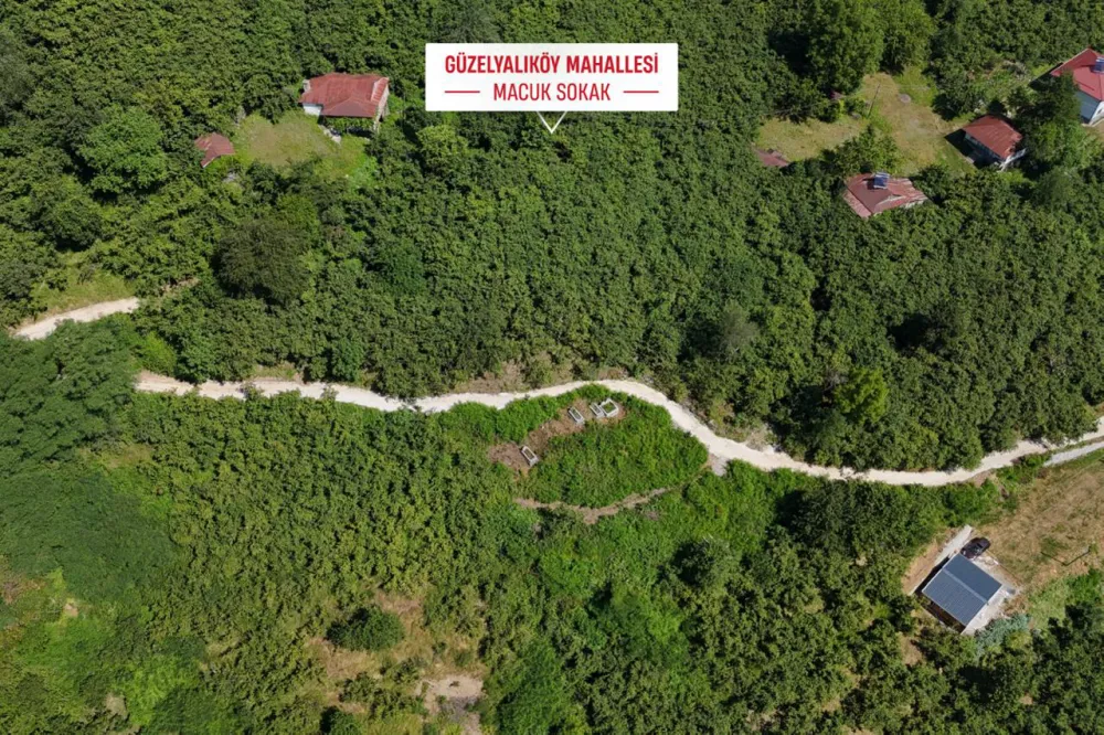 HACILAR VE GÜZELYALIKÖY’E BETON YOL KONFORU