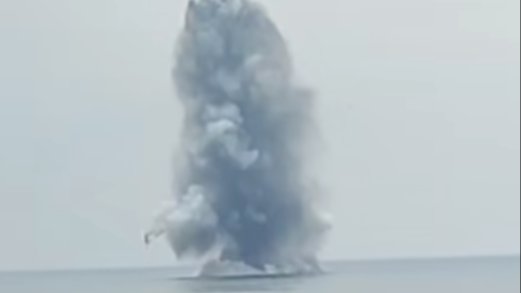 PATLAYICI YÜKLÜ ARAÇ DENİZDE İMHA EDİLDİ!