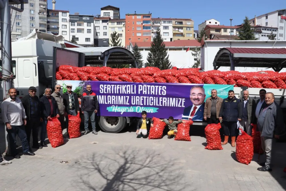 BÜYÜKŞEHİR, 6 İLÇEDE 45 TON TOHUMLUK PATATES DAĞITTI