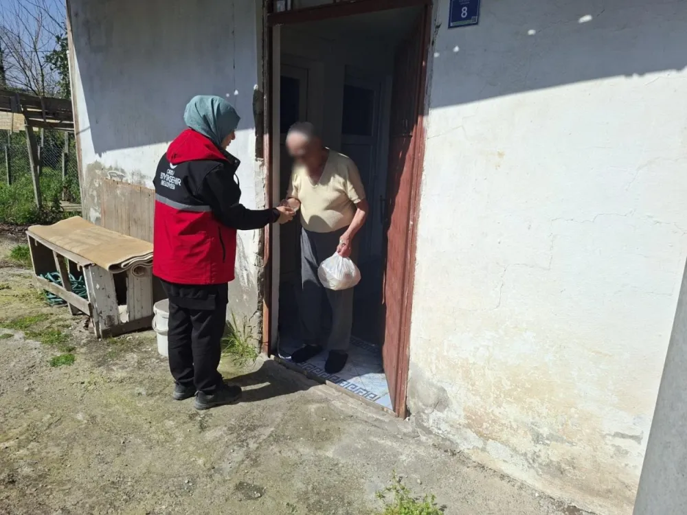 HER GÜN BÜYÜKŞEHİRDEN ÜCRETSİZ SICAK YEMEK