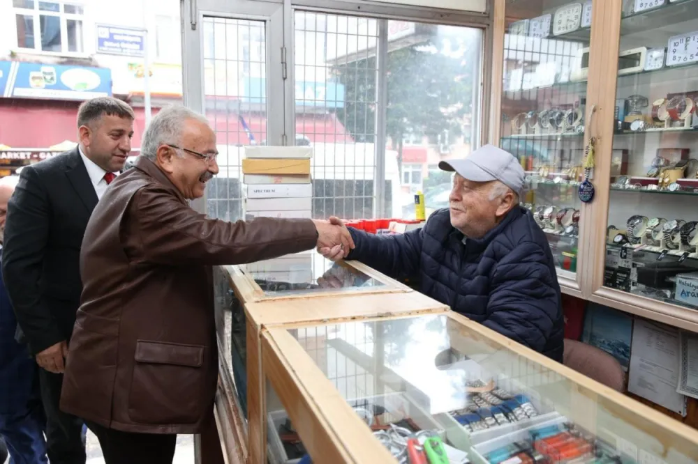 BAŞKAN GÜLER BAYRAM BOYUNCA VATANDAŞLARLA KUCAKLAŞTI