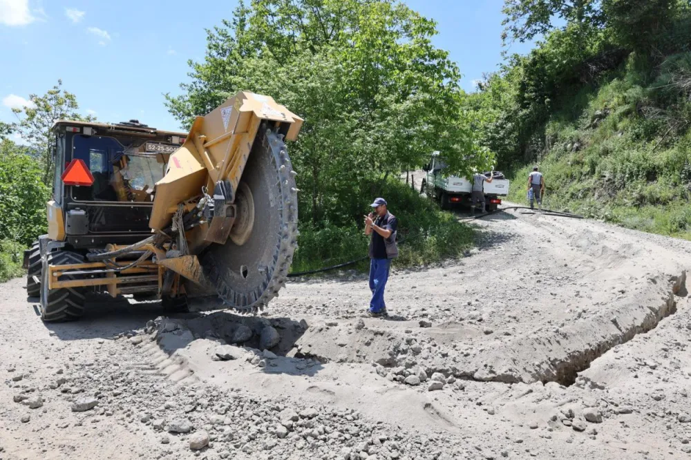 İKİZCE YOĞUNOLUK MAHALLESİ İÇME SUYU HATTINA KAVUŞUYOR