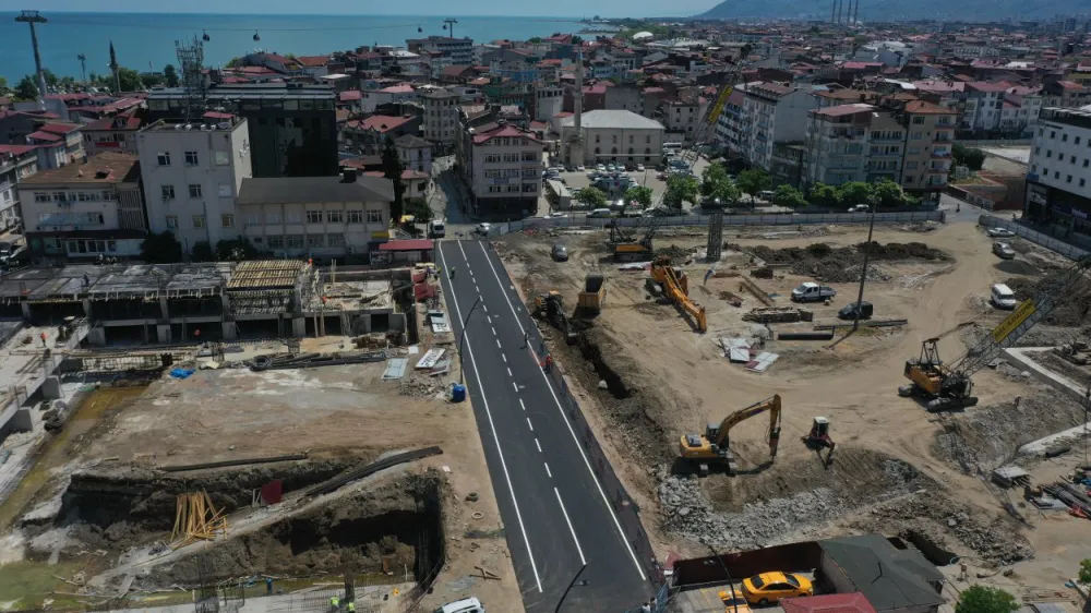 MİLLET DÜZÜ’NDE İLK ASFALT