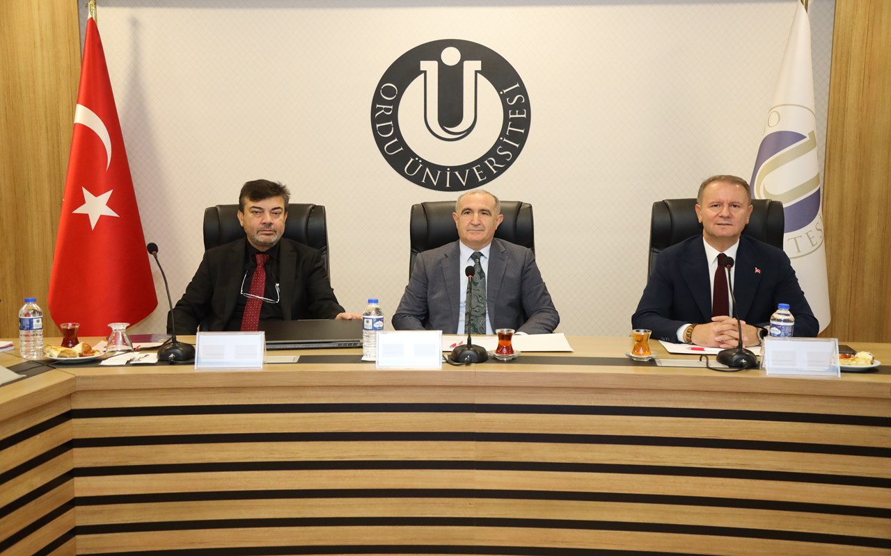 ÜAK Yönetim Kurulu Toplantısı Üniversitemiz Ev Sahipliğinde Gerçekleştirildi