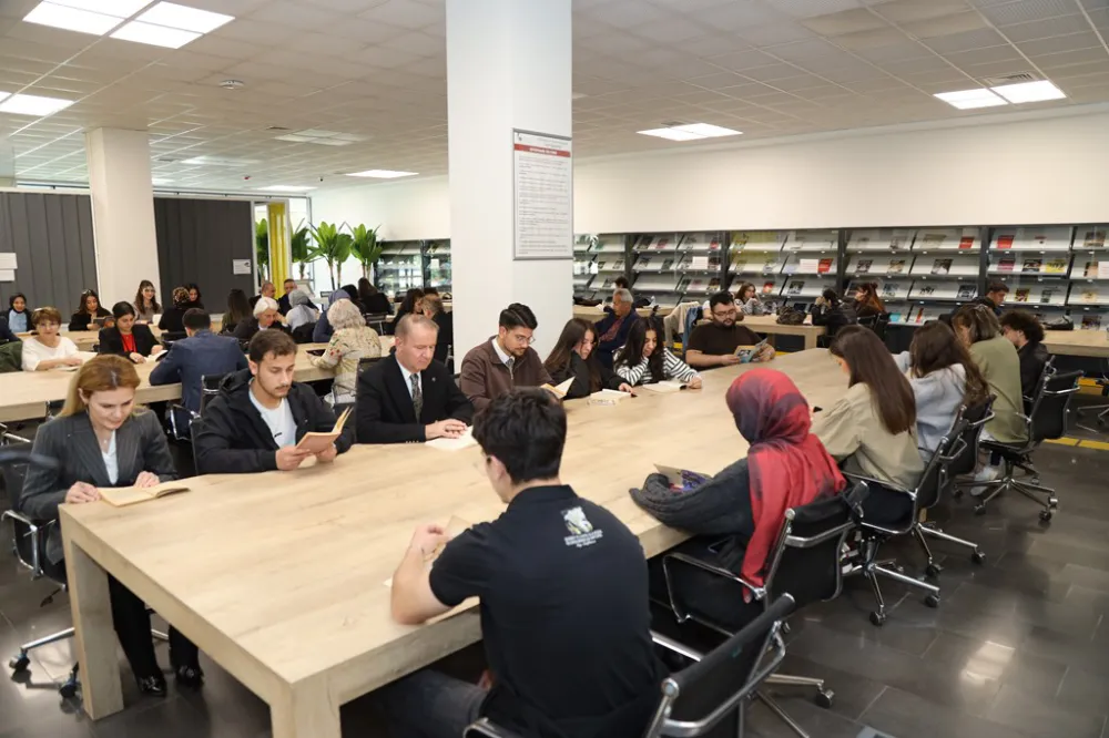 Kütüphane Haftası Kapsamında 81 İlde Eş Zamanlı Kitap Okuma Etkinliği Gerçekleştirildi