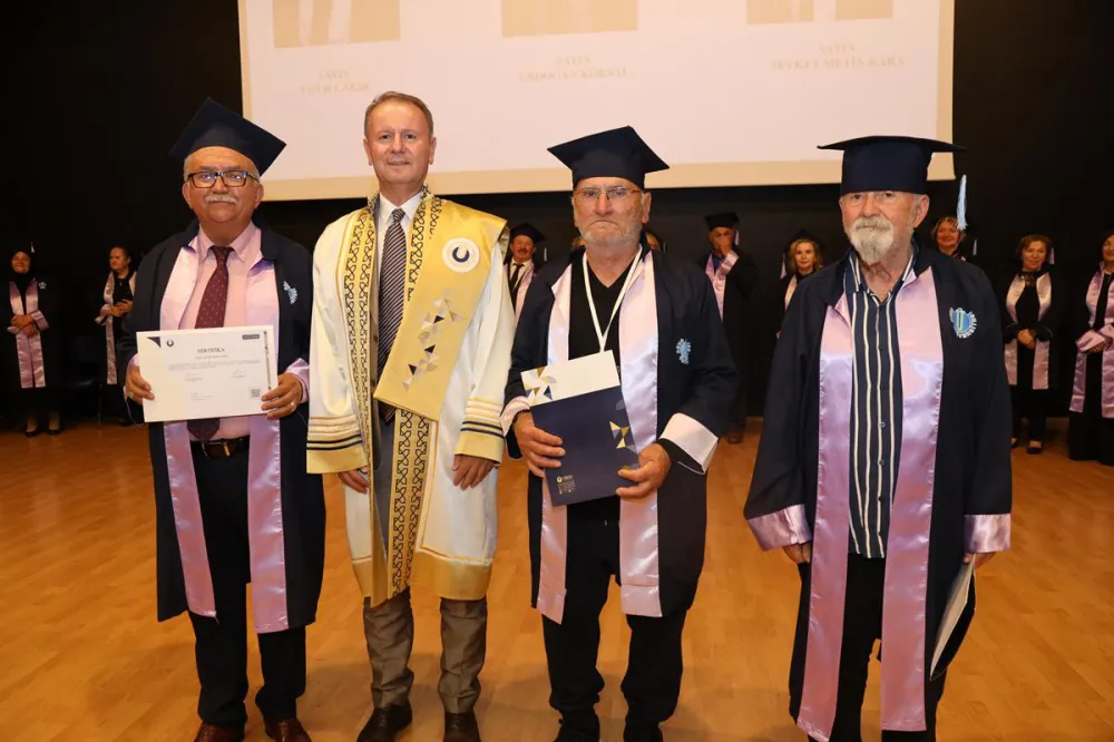3. Yaş Üniversitesi İlk Mezunlarını Verdi