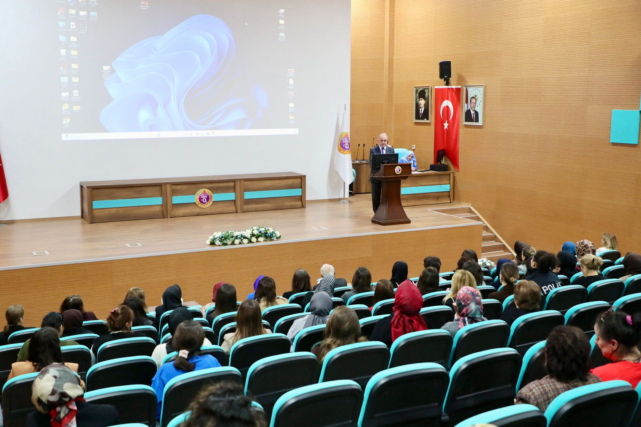 Valilik Kampüsünde Çalışan Kadınların “8 Mart Dünya Kadınlar Günü” Kutlandı