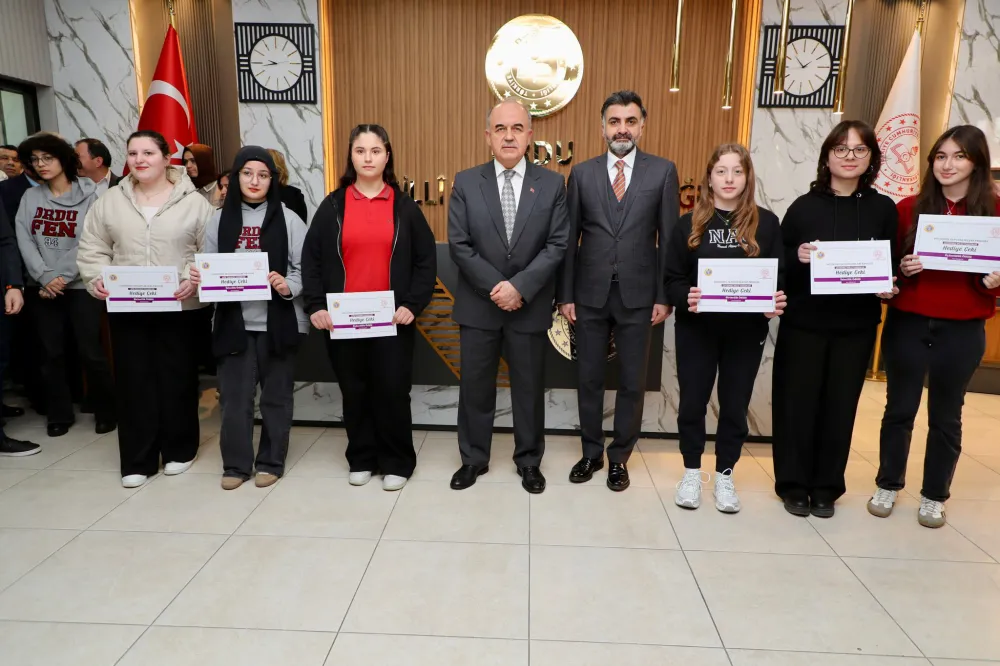 Vali Erol, “İstiklalin ve İstikbalin Işığında Mehmet Akif Ersoy ve Safahat” Adlı Serginin Açılışına Katıldı