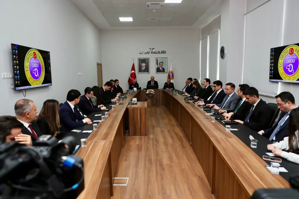 Vali Erol, Basın Mensuplarına Değerlendirmelerde Bulundu