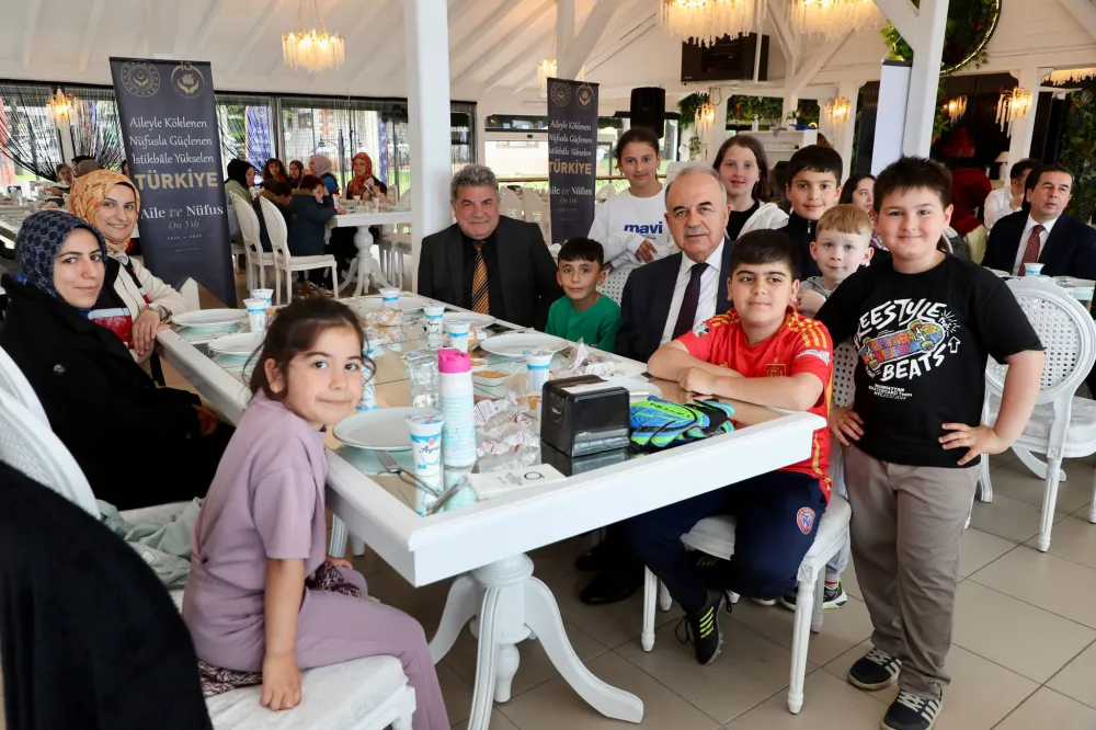 Vali Erol, Dijital Detoks Kampı’nı Ziyaret Etti